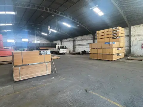 Galpon en Venta 40  mts Fondo