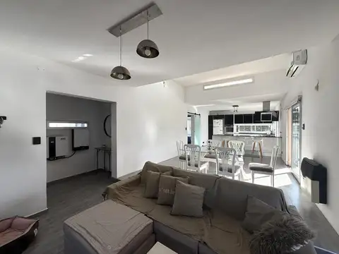 Casa Las Acequias, dos dormitorios, pileta, Venta, Roldan