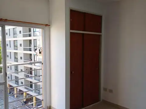 VENTA DE DEPARTAMENTO MONOAMBIENTE EN MORON SUR