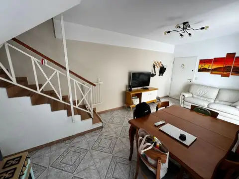 Depto Tipo Casa en Venta en Villa Pueyrredon, USD 189.000
