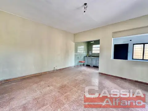 Casa en Alquiler en Lanus Este, $ 700.000