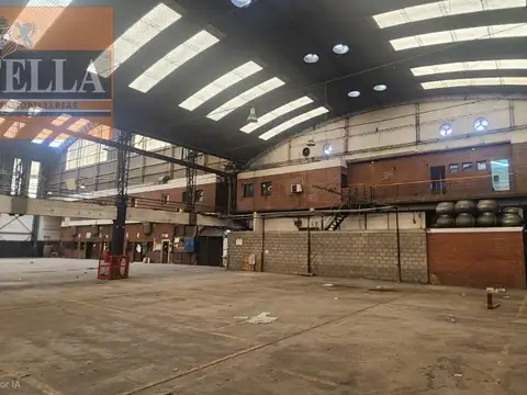 Galpón Comercial / Logístico de 5.500 m² c/ Red Hidrante-Oficinas-baños y vestuarios - Loma Hermosa