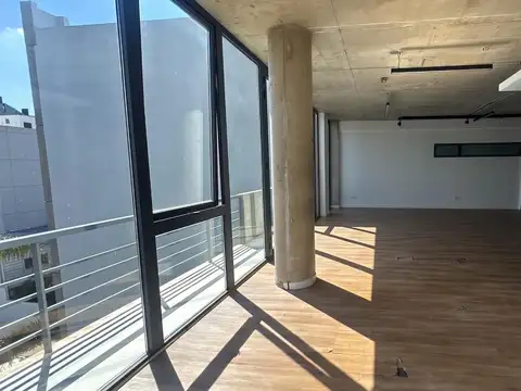 Oficina en Venta con 2 cocheras