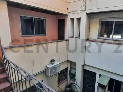 VENTA CASA  CON COCHERA 5 AMBIENTES PATIO  TERRAZA CABALLITO SUR test