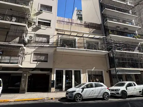 French 2200 y Uriburu. PH  de 3 ambientes, 1° Piso  por escalera, luminoso!