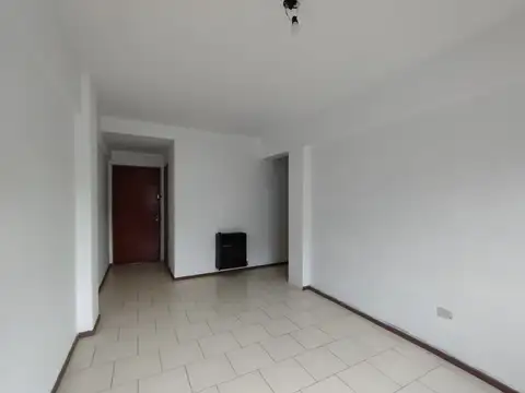 Planta baja al frente 1 dormitorio con placard, living comedor, cocina comedor y Lavadero