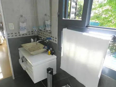 Moderna y confortable Casa en el corazón del Barrio Los Naranjos - Maschwitz - APTO CREDITO