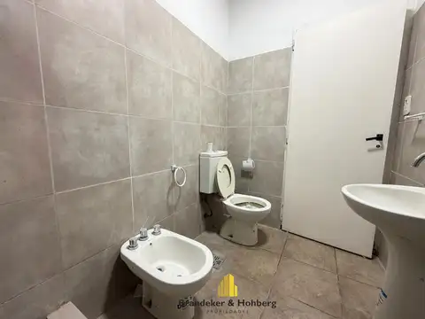 Departamento de 2 ambientes con patio propio.