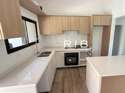 Moderna Propiedad con 4 dormitorios - Acepta Financiación