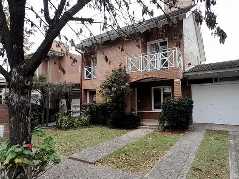 CASA EN VENTA 3 DORMITORIOS