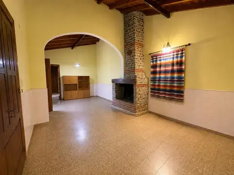 Casa en Venta con 4 cocheras