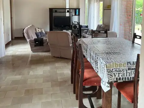 Náutico Escobar C.C.