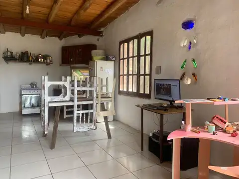 Casa 3 ambientes con 1 baño