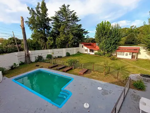 Casa en Venta con 3 cocheras