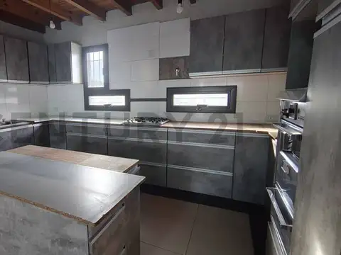 Casa en Venta en Rodeo del Medio, USD 42.000