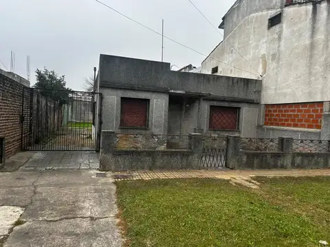 CASA A DEMOLER SOBRE LOTE DE 270 M2, OPORTUNIDAD!