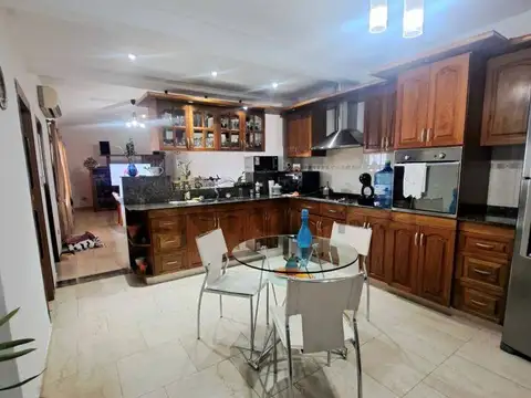 Casa de dos plantas en Barrio Alta Cordoba