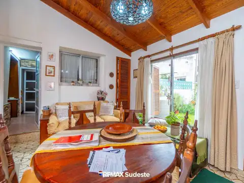 Casa 3 ambientes con 2 baños