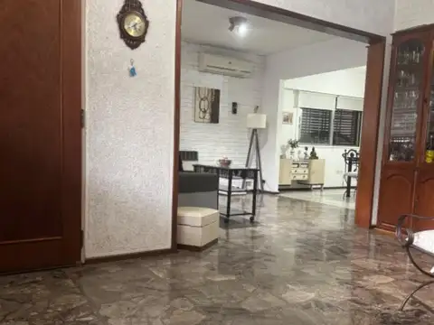 Casa en Venta en Haedo, USD 230.000