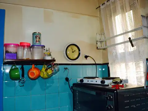 2 ambientes en Caballito, luminoso, excelente ubicación.