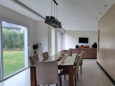 Casa en Venta en Weston, USD 400.000
