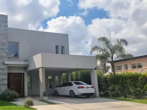 HERMOSA CASA EN WESTON EN VENTA