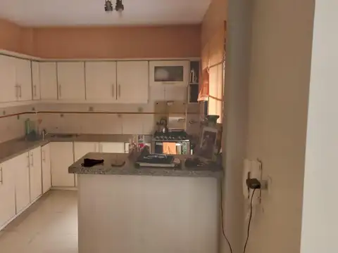 Depto Tipo Casa 4 ambientes con 1 baño