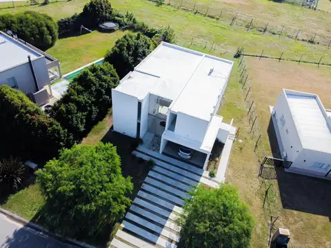 VENDIDA Casa en Venta San Sebastian Area Central. Apta Credito