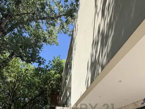 Pellegrini y 14A , Piso 0