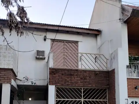 Duplex 2 unicas unidades 3 amb con patio y parrilla y balcon