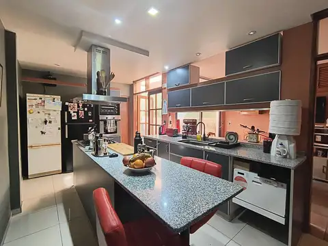 CASA DE CATEGORIA EN VENTA