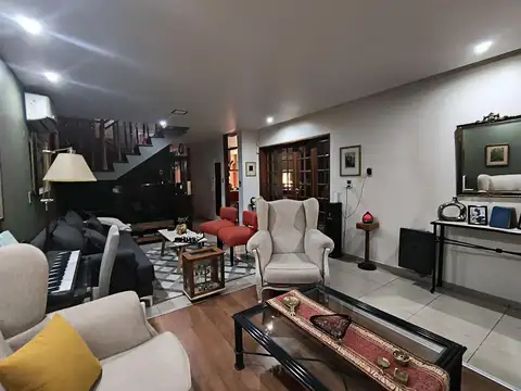 CASA DE CATEGORIA EN VENTA