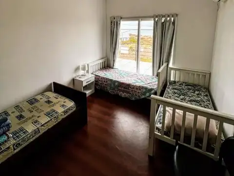 Casa 4 ambientes con 2 baños