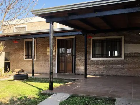 Casa 3 ambientes con 1 baño