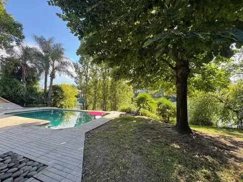 Casa 5 ambientes con 3 baños