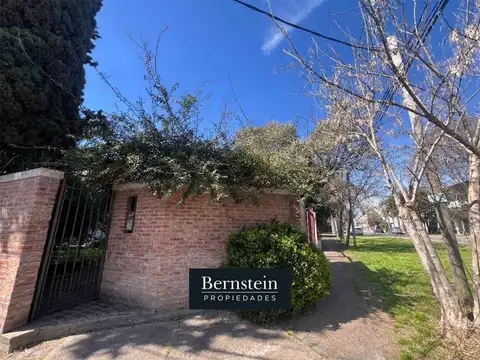 CASA EN VENTA :: ITUZAINGO :: 4 AMBIENTES