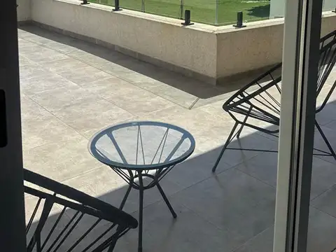 Casa en Alquiler Temporal con 1 cochera