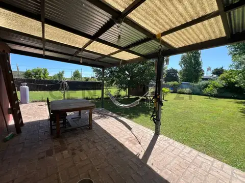 Casa en Alquiler con 2 cocheras