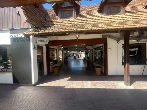Local - Alquiler - Argentina, Grand Bourg - Francisco Beiro 1452