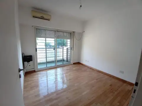 Venta departamento tipo PH Duplex 3 ambientes con balcón y parrilla propia