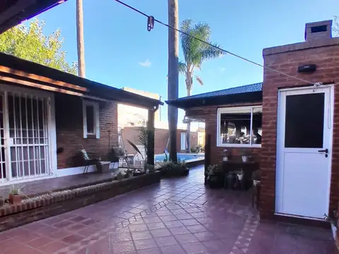 Hermoso chalet a la venta en Av. Santa Maria al 2300 - Rincón de Milberg. Excelente ubicación.
