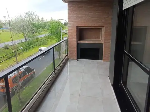 Av. Ing.  Leon Miglierini al 712