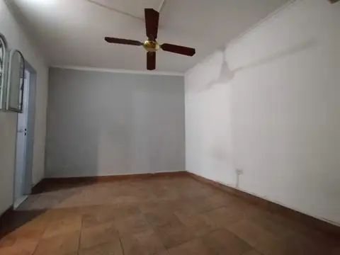 Depto Tipo Casa en Alquiler en Villa Crespo, $ 700.000
