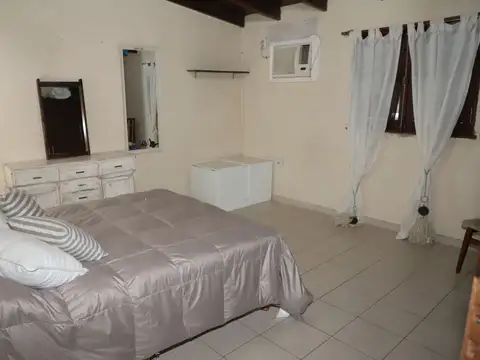 ¡CASA EN VENTA, 8 AMBIENTES! BELLA VISTA CTES.