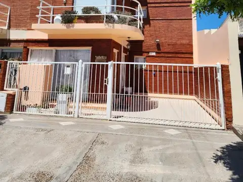 Triplex de 3 dormitorios - Independiente a la calle