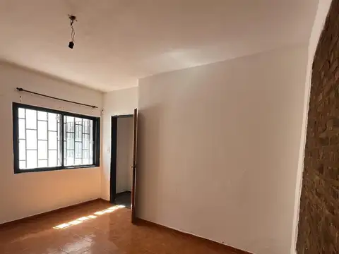 Depto Tipo Casa en Alquiler en Echesortu, $ 750.000
