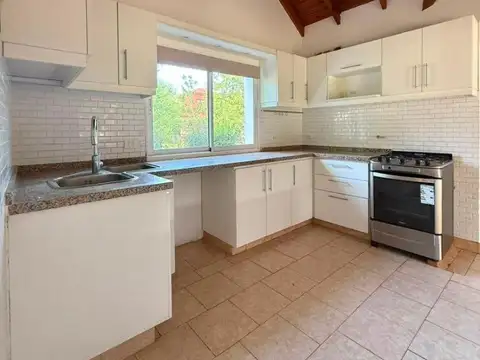 Casa en Venta con 4 cocheras
