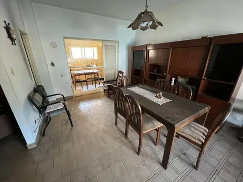 CASA DE 4 AMBIETE CON 55 M DE FONDO LIBRE