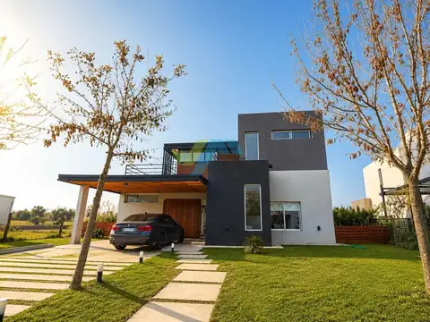 Casa en Venta en El Cazal, USD 350.000