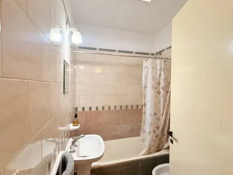 Depto Tipo Casa 4 ambientes con 2 baños